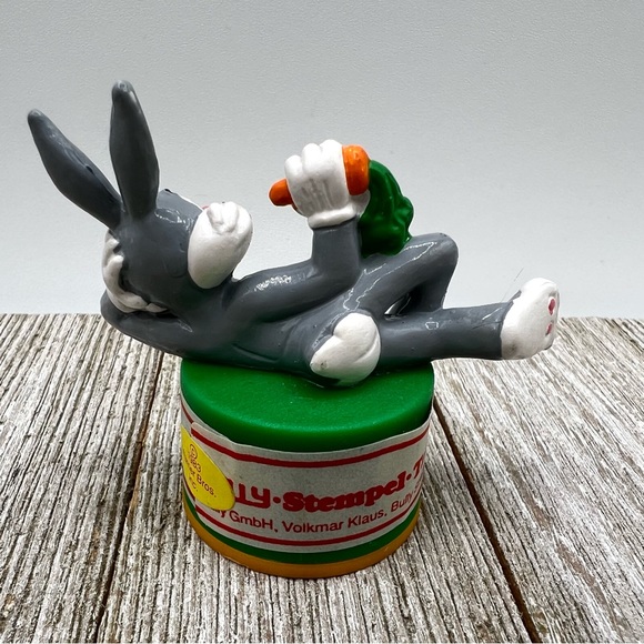 Vintage 1983 Warner Bros Bugs Bunny Figurine and Rubber Stamp Set of Two Bully - Picture 3 of 10